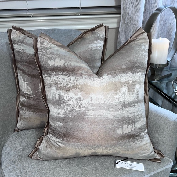 1-NWT CELEBRITY HOME MARBLED DECORATIVE PILLOWS (Read description for details) - Picture 11 of 17
